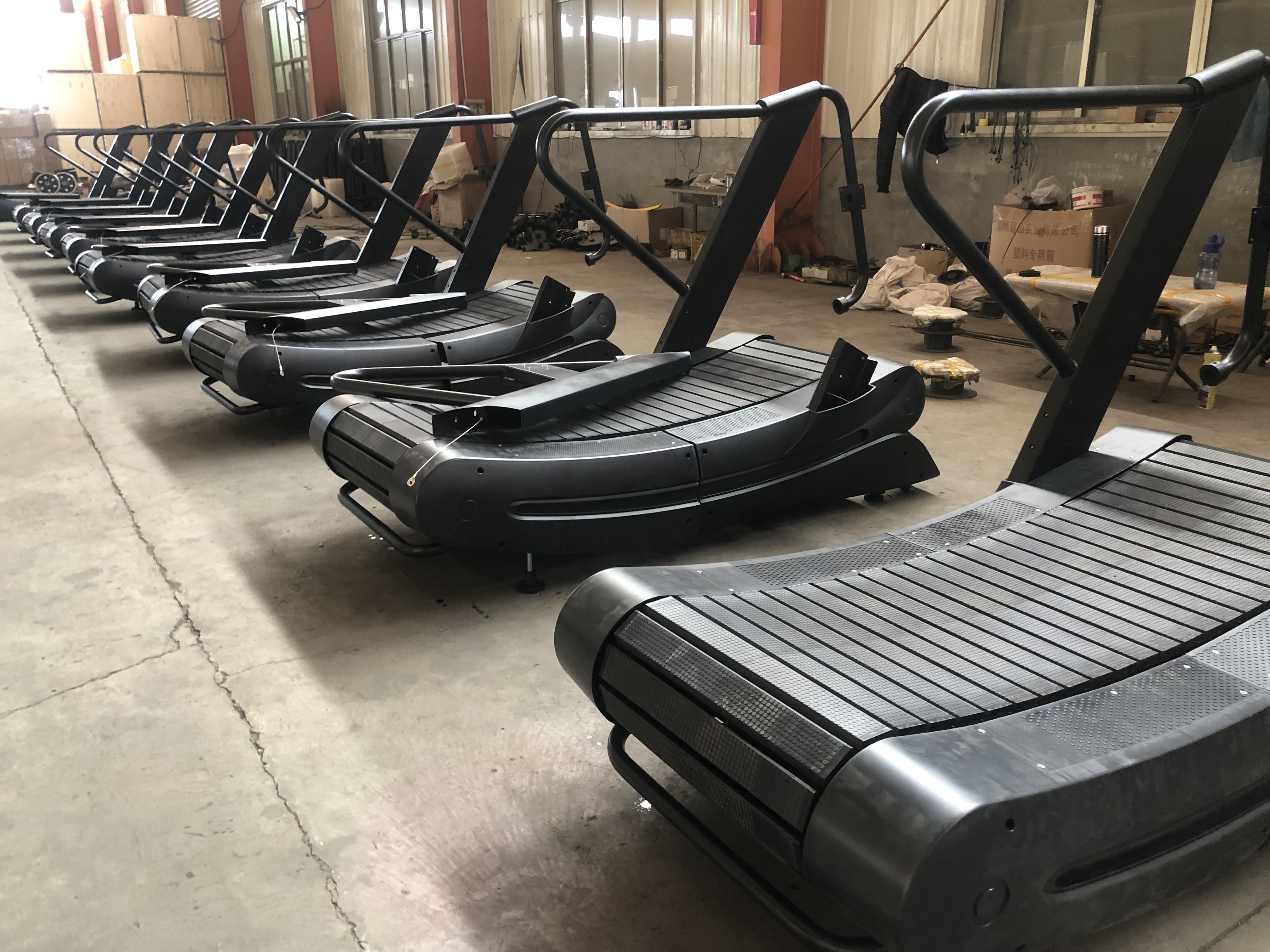https://image.jumitop.cn/www.ganasgym.ru/2025/01/02/image_folder/curve treadmill_ADxLhH3d.jpg